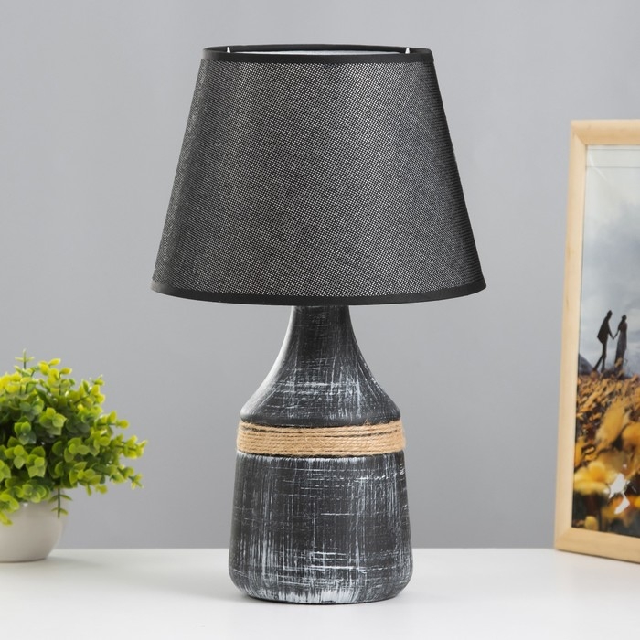 Настольная лампа Настольная лампа "Вейез" 1хE14 черный 22х22х37 см RISALUX