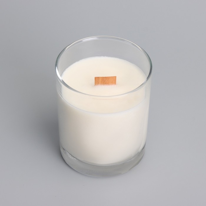 Свеча из соевого воска в стакане с деревянным фитилем и крышкой  Свеча из соевого воска в стакане с деревянным фитилем и крышкой "Сладкий гранат", 110 гр