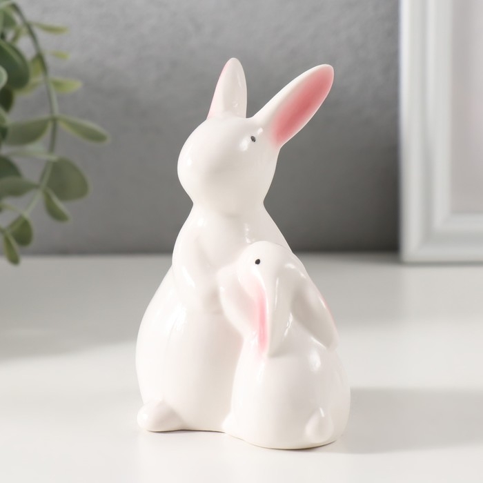 Сувенир керамика Сувенир керамика "Заюшка с зайчиком беленькие" 5,3х8х10 см