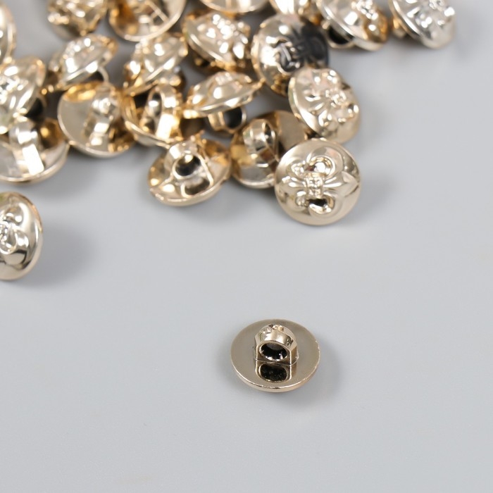 Пуговицы пластик для творчества на ножке Пуговицы пластик для творчества на ножке "Геральдическая лилия" золото набор 30шт 1,2х1,2 см 94135