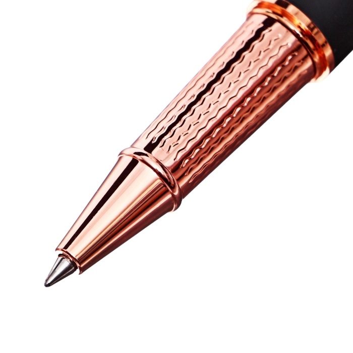 Ручка подарочная роллер в кожзам футляре Софтач корпус черный/золото Ручка подарочная роллер в кожзам футляре Софтач корпус черный/золото