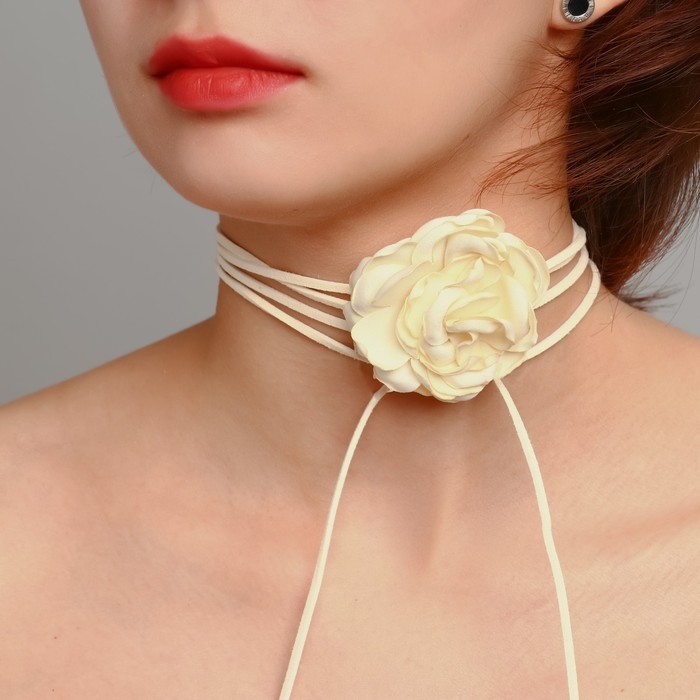Чокер «Танго» цветок на шнурке, роза тренд, цвет белый Чокер «Танго» цветок на шнурке, роза тренд, цвет белый
