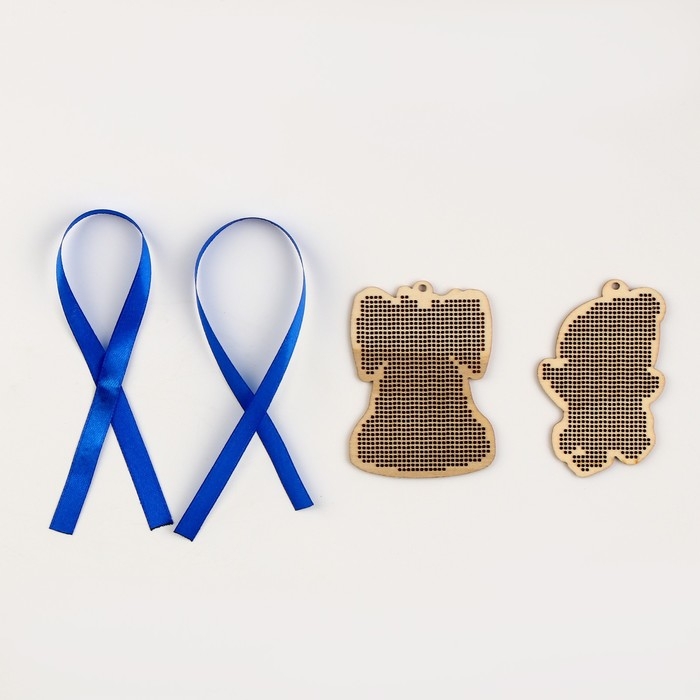 Вышивка крестиком на новый год на деревянной канве «Пингвин с колокольчиком», новогодний набор для творчества Вышивка крестиком на новый год на деревянной канве «Пингвин с колокольчиком», новогодний набор для творчества