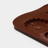 Форма для шоколада Доляна &laquo;Цветение&raquo;, силикон, 21&times;10.5&times;0.7 см, 12 ячеек, коричневая