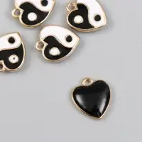 Металлический элемент, декоративная подвеска &laquo;Арт Узор. Сердце инь-ян&raquo;, эмаль, золото, 0.3&times;1.4&times;1.6 см