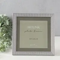 Фоторамка для фото 20х20 см, пластик Lucy, серебро Фоторамка для фото 20х20 см, пластик Lucy, серебро