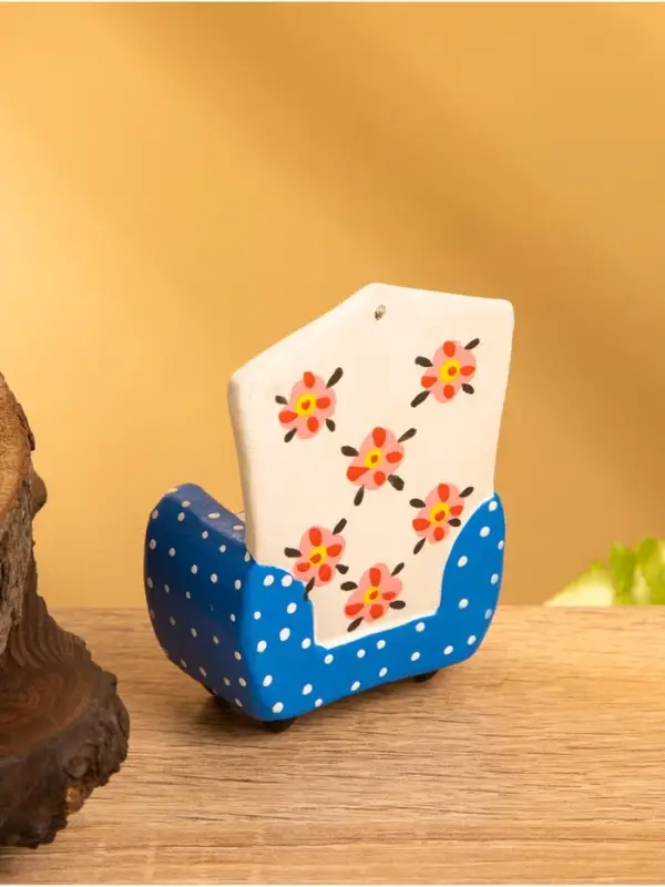 Мебель для кукол &laquo;Кресло с цветами&raquo;, 5&times;3&times;7.5 см, дерево