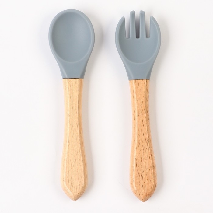 Набор детский столовых приборов, вилка и ложка M&B (силикон, бамбук), серый Набор детский столовых приборов, вилка и ложка M&B (силикон, бамбук), серый