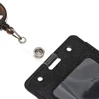 Бейдж - карман вертикальный кожзам, внешний размер 110&times;68 мм, внутренний размер 85&times;54 мм, рулетка 60 см, чёрный