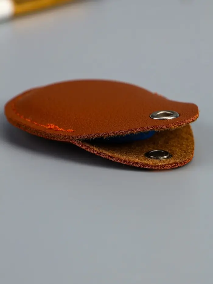 Брелок чехол для магнитных ключей, капля, рыжий 4,4х5,5 см