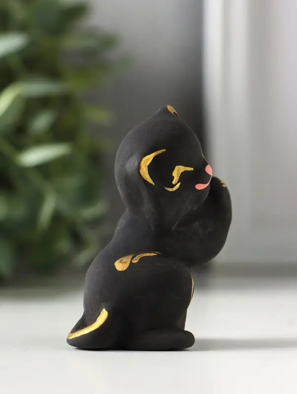 Фигурка керамика &laquo;Котик лапки вверх&raquo;, 7 см, чёрный