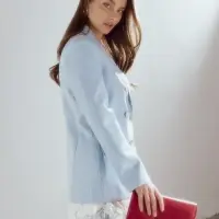 Сумка-клатч женская вечерняя на клапане, на золотистой цепочке, однотонная, бордовая