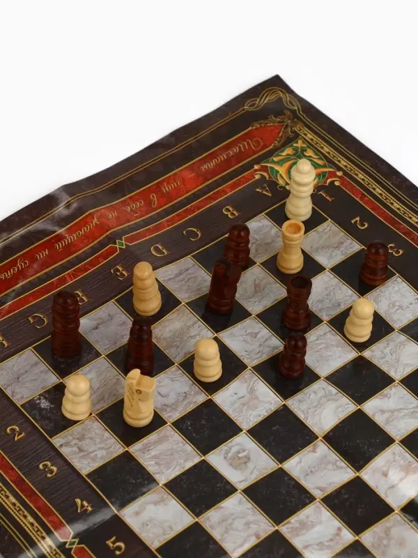 Подарочный набор для вина «Золотому человеку»: 4 предмета + шахматы Подарочный набор для вина «Золотому человеку»: 4 предмета + шахматы