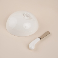 Маслёнка на деревянной подставке фарфоровая с ножом SL Home «Тренто»,22×17,5 см, цвет белый