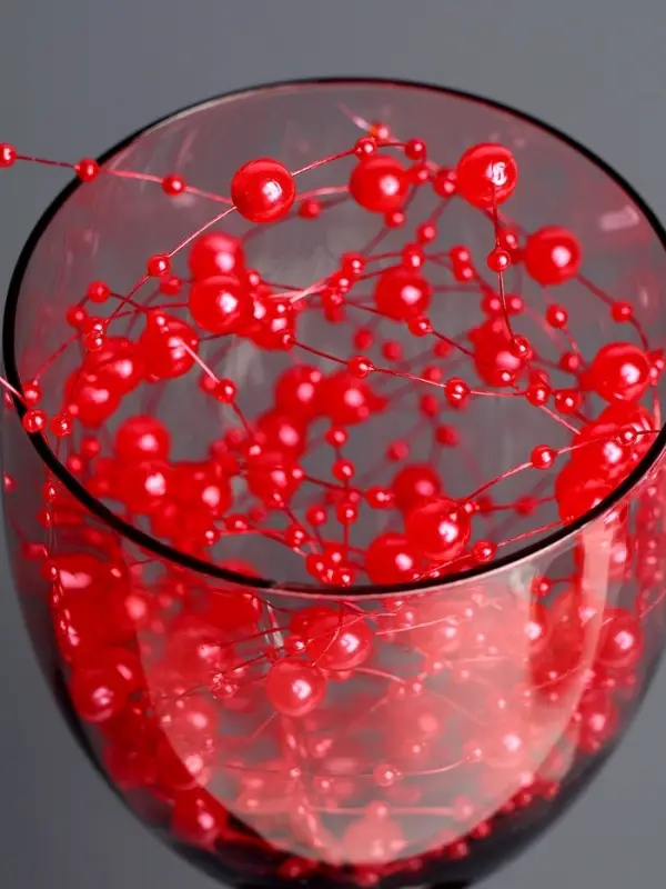 Гирлянда для декора из бусин, красная Гирлянда для декора из бусин, красная