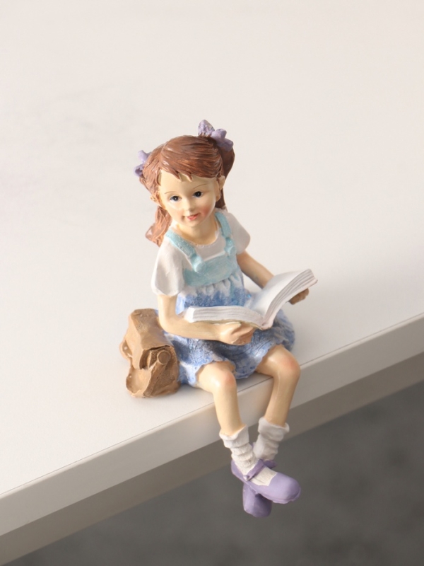 Сувенир полистоун Сувенир полистоун "Малышка в сарафане, с книгой, с сумкой-портфелем" 9х7,5х14,5 см