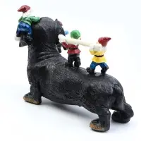 Садовая фигура из полистоуна &laquo;Такса с гномами&raquo;, 20&times;9&times;15 см