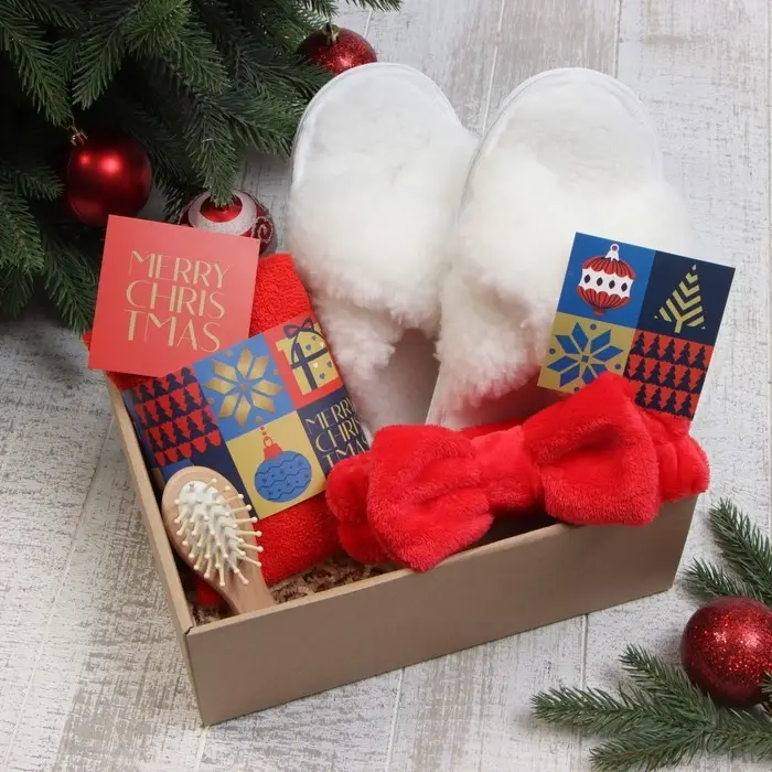 Набор новогодний подарочный Набор новогодний подарочный "Этель" Sweater: полотенце 30х60 см и аксессуары (4 предмета.)