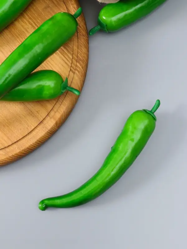 Муляж "Перец острый" 18 см, зелёный