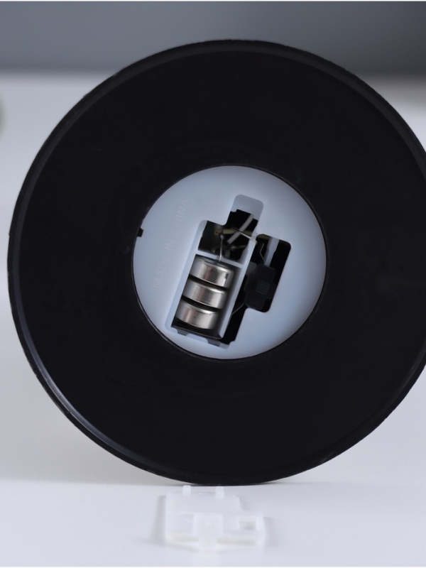 Ночник  Ночник "Лампа" LED 3xLR44 (эф. живого пламени) бронза 11х11х22см