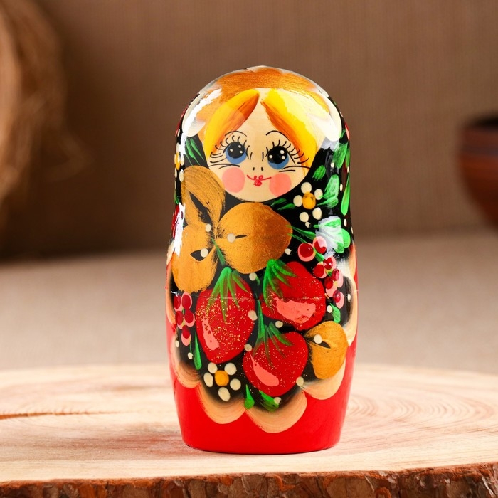 Матрёшка «Земляничка», чёрный платок, 5 кукольная, 18 см Матрёшка «Земляничка», чёрный платок, 5 кукольная, 18 см