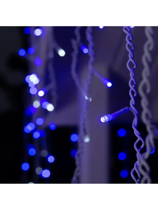 Гирлянда &laquo;Бахрома&raquo; 4&times;0.6 м, IP44, белая нить, 180 LED, свечение синее, мерцание белым, 220 В