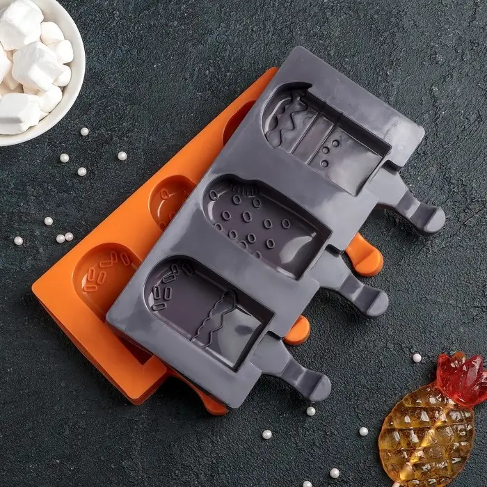 Форма для мороженого &laquo;Эскимо со сладостями&raquo;, силикон, 19.5&times;17.7 см, 3 ячейки (7&times;4.2 см), МИКС