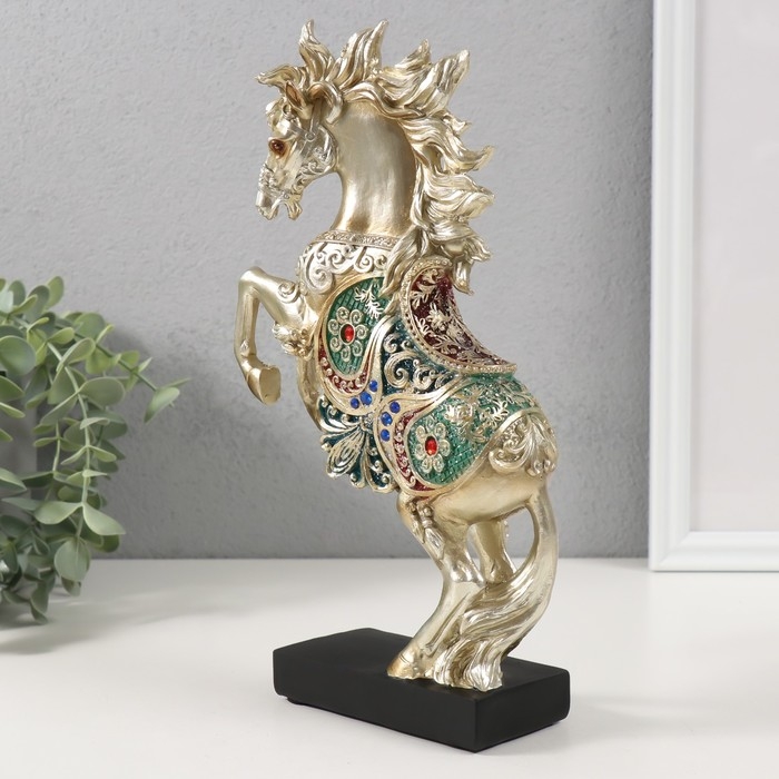 Сувенир полистоун Сувенир полистоун "Арабский скакун с цветочной попоной встал на дыбы" золото 15х5,5х26 см