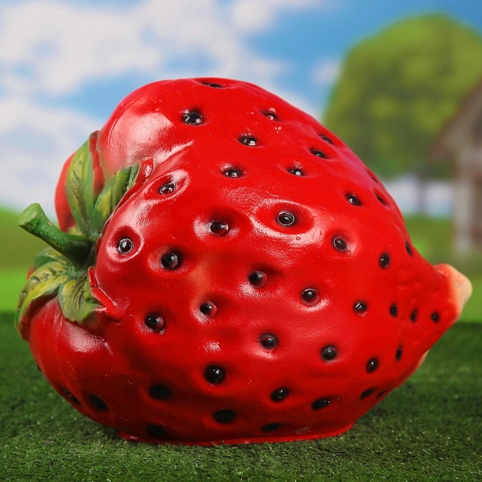Садовая фигура из полистоуна «Клубника», 27×30×36 см Садовая фигура из полистоуна «Клубника», 27×30×36 см