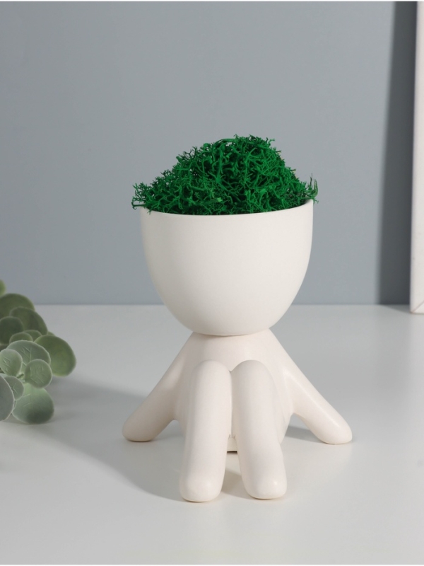 Кашпо керамика "Мистер Грин на чиле" 10*9,5*12 см  белый