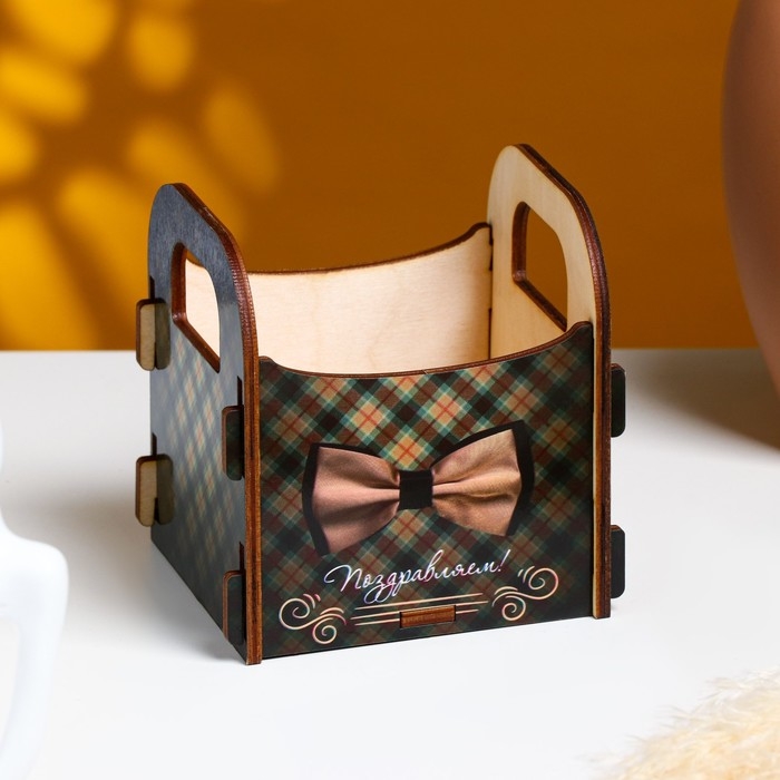 Кашпо деревянное 10.5×10×11 см подарочное Рокси Смит  Кашпо деревянное 10.5×10×11 см подарочное Рокси Смит "Поздравляем! Галстук-бабочка", коробка