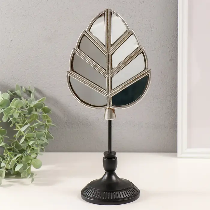 Фигурка полистоун &laquo;Зеркальный лист&raquo;, серебро, 15.5&times;11&times;35 см