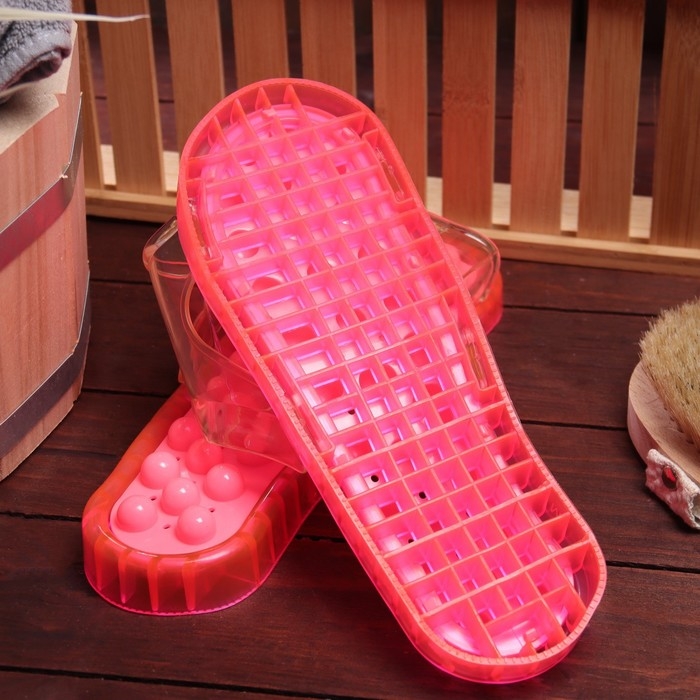 Пластиковые пузырьковые массажные тапочки М 37-39 Пластиковые пузырьковые массажные тапочки М 37-39