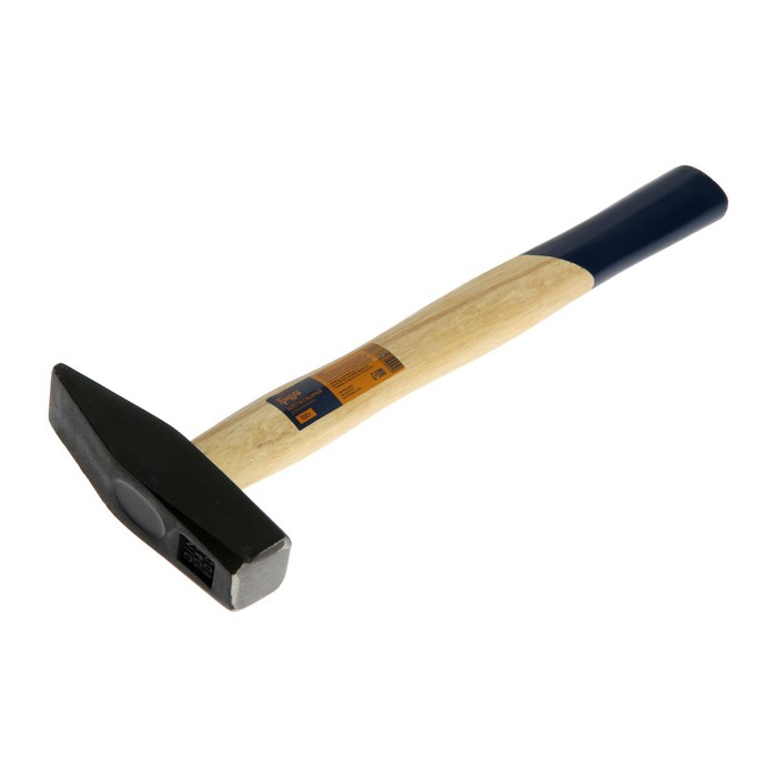 Молоток слесарный ТУНДРА, квадратный боек, деревянная рукоятка, 600 г Молоток слесарный ТУНДРА, квадратный боек, деревянная рукоятка, 600 г