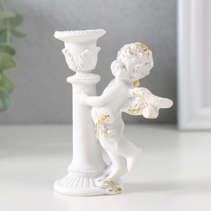 Подсвечник полистоун на 1 свечу Подсвечник полистоун на 1 свечу "Ангел на колонне" d-1,2 см белый с золотом 9,8х8х7 см