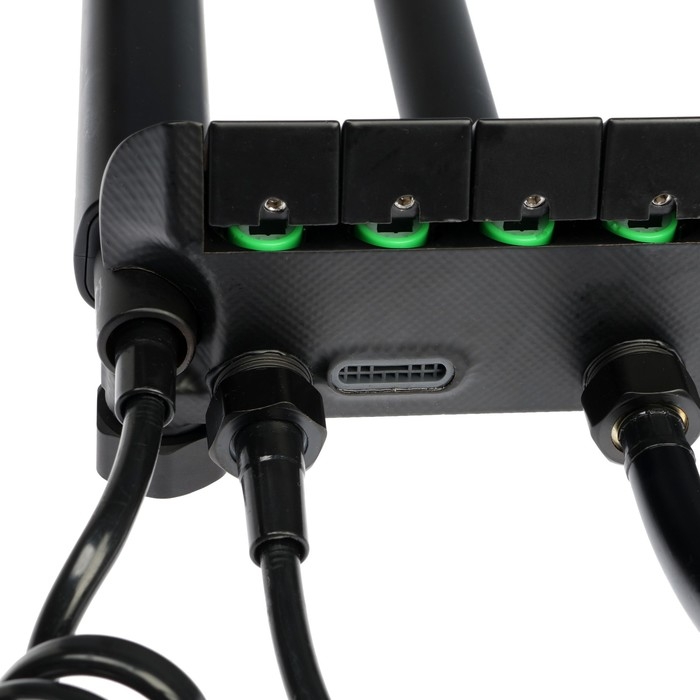 Душевая система ZEIN Z3684, верхняя и ручная лейка, ПВХ шланг, гигиенический набор, черная Душевая система ZEIN Z3684, верхняя и ручная лейка, ПВХ шланг, гигиенический набор, черная