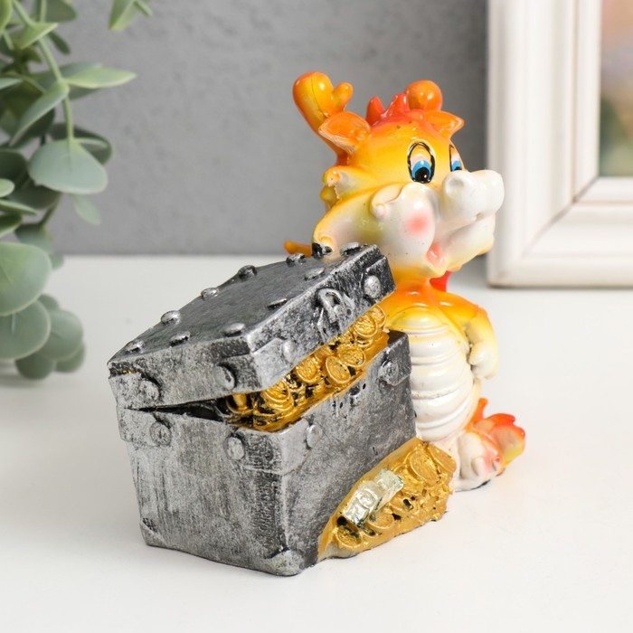 Копилка полистоун Копилка полистоун "Огненный дракоша с подарком/сундуком" МИКС 10,5х6х10 см