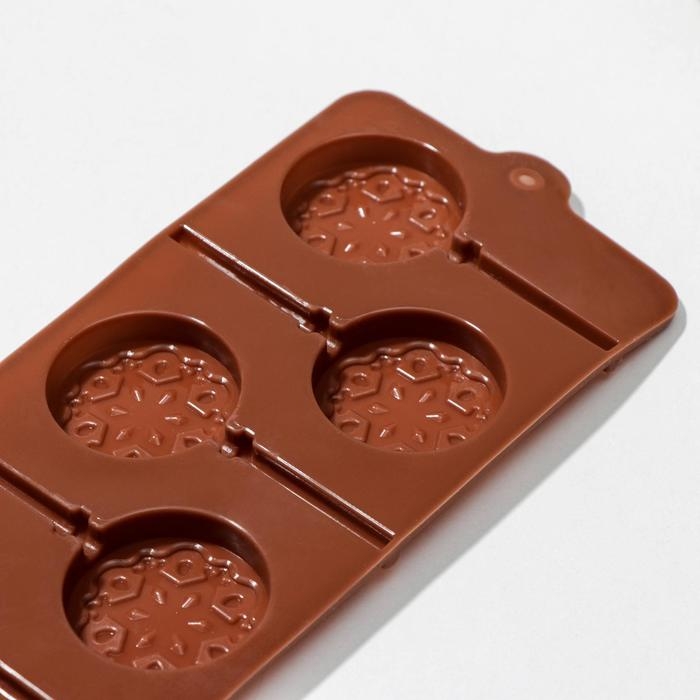 Форма для леденцов новогодняя Доляна «Морозко», силикон, 24×9,5×1,5 см, 6 ячеек (4×4 см), с палочками, цвет МИКС Форма для леденцов новогодняя Доляна «Морозко», силикон, 24×9,5×1,5 см, 6 ячеек (4×4 см), с палочками, цвет МИКС