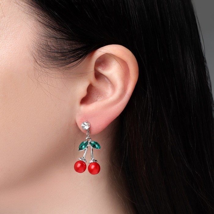 Серьги ассорти «Вишни» на ветках, красно-зелёные в серебре Серьги ассорти «Вишни» на ветках, красно-зелёные в серебре