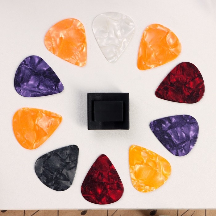 Набор медиаторов: держатель на гриф гитары + 10 медиаторов Music Life, 0,96мм, микс Набор медиаторов: держатель на гриф гитары + 10 медиаторов Music Life, 0,96мм, микс