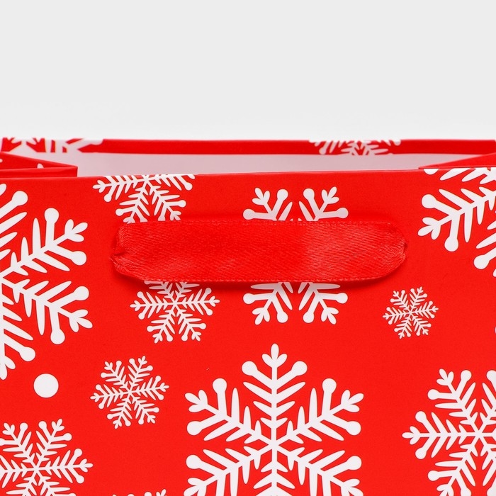 Новый год. Пакет подарочный, ламинированный, Новый год. Пакет подарочный, ламинированный, "Снежинки",18 х 23 х 10 см.