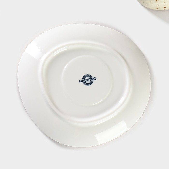 Чайная пара фарфоровая Magistro Mediterana, 2 предмета: чашка 250 мл, блюдце 16×15 см, цвет бежевый Чайная пара фарфоровая Magistro Mediterana, 2 предмета: чашка 250 мл, блюдце 16×15 см, цвет бежевый