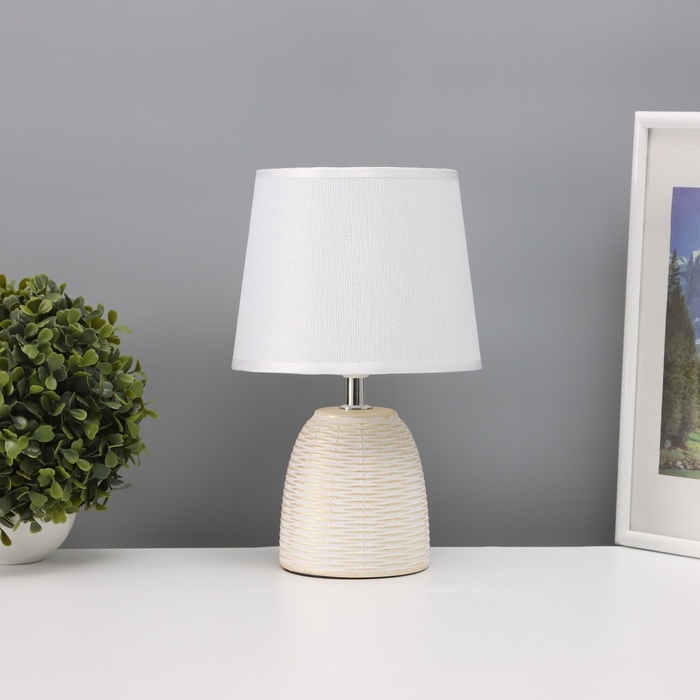 Лампа настольная Лампа настольная "Плетение" 1х40Вт Е14 белый 20х20х34см