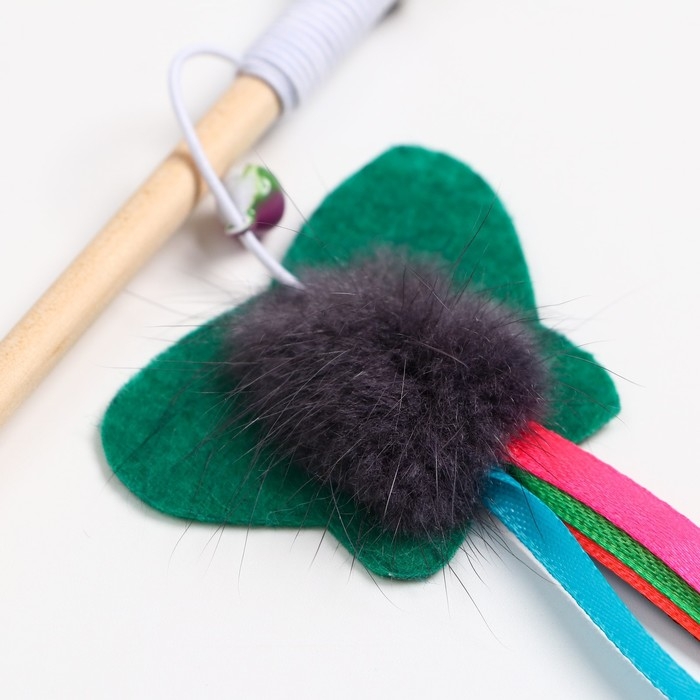 Дразнилка - удочка  Дразнилка - удочка "Фетровая бабочка с норкой и лентами" на деревянной палочке, микс цветов