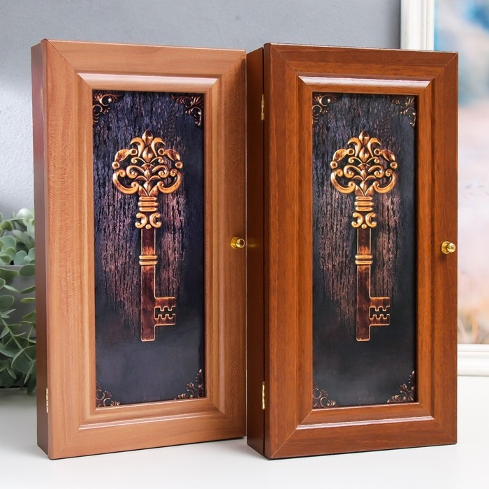 Ключница Ключница "Ключ" орех 16х31 см МИКС