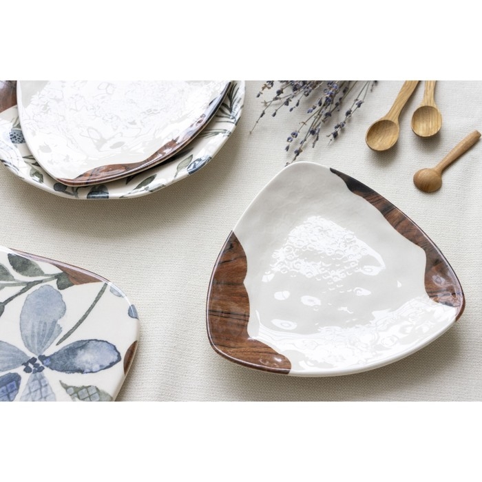 Тарелка керамическая «Фьюжен», 18 х 18 см, цвет белый Тарелка керамическая «Фьюжен», 18 х 18 см, цвет белый