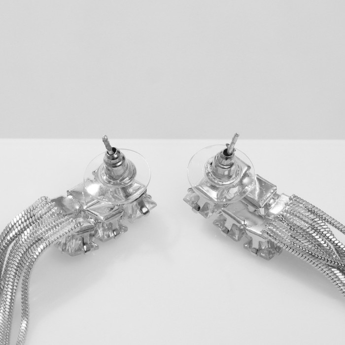 Серьги висячие со стразами «Одиссея» прямоугольник, цвет белый в серебре