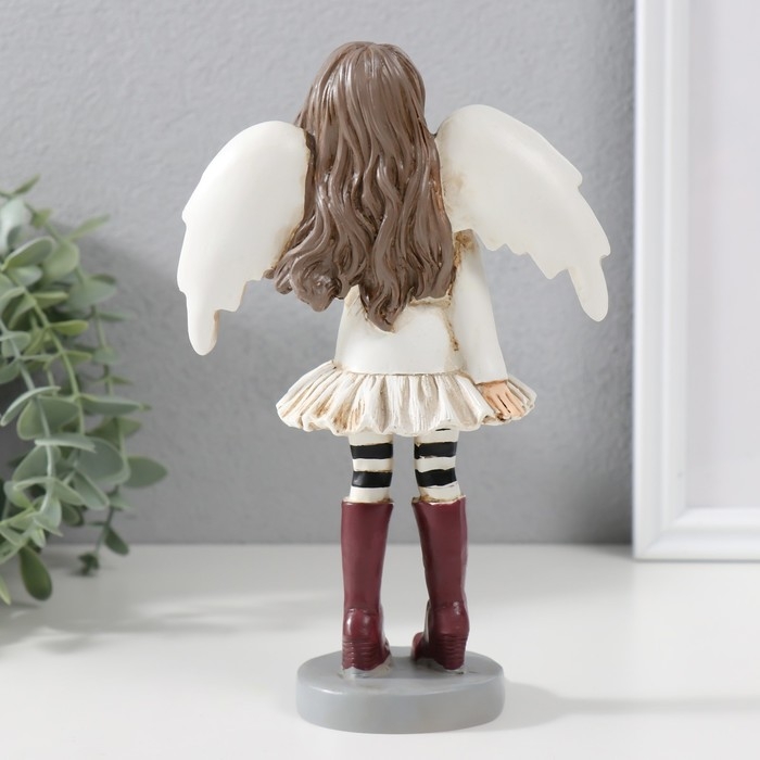 Сувенир полистоун Сувенир полистоун "Девочка-ангел в платье, с полосатыми гетрами и в сапогах" 12х6,5х19,5 см 970350