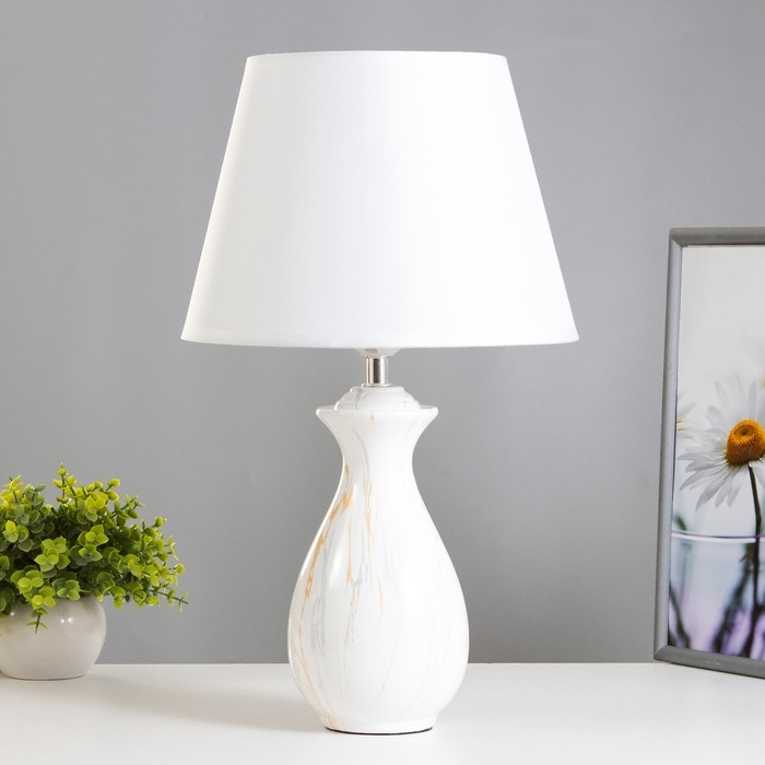 Настольная лампа Настольная лампа "Лилиан" Е27 40Вт белый 25х25х42см RISALUX