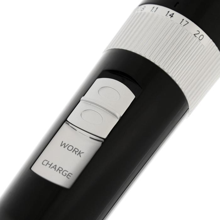 Машинка для стрижки Sakura SA-5177BK, 4 насадки, 3/6/9/12 мм, керамика, АКБ, чёрная Машинка для стрижки Sakura SA-5177BK, 4 насадки, 3/6/9/12 мм, керамика, АКБ, чёрная